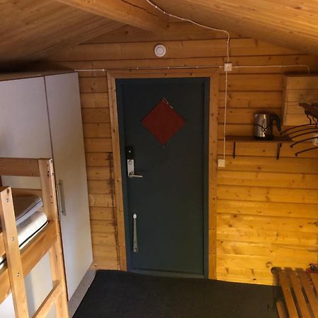 Timber Cottages With Jacuzzi And Sauna Near Lake Vaenern Карлстад Екстериор снимка
